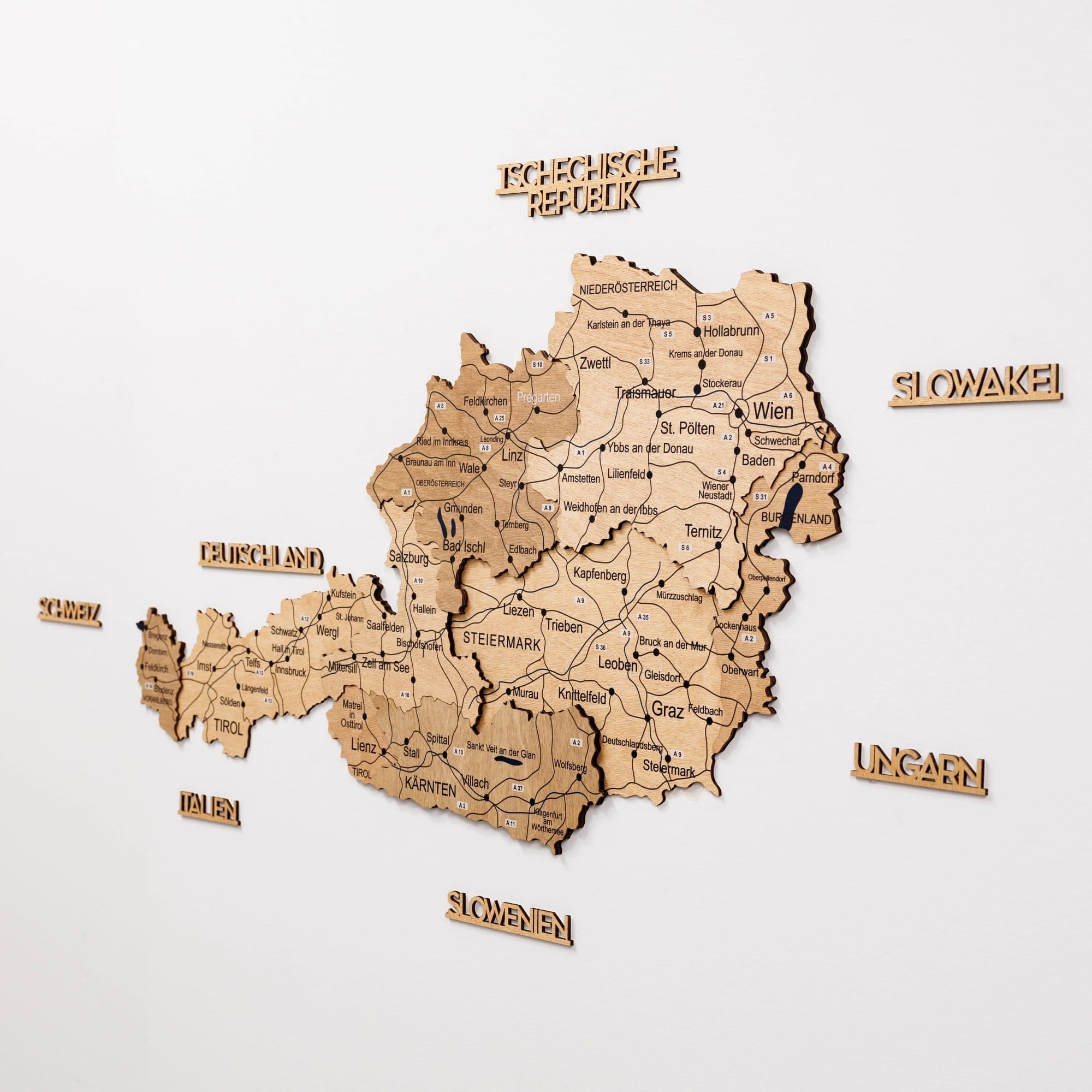 Mappa dell'Austria in legno Gold