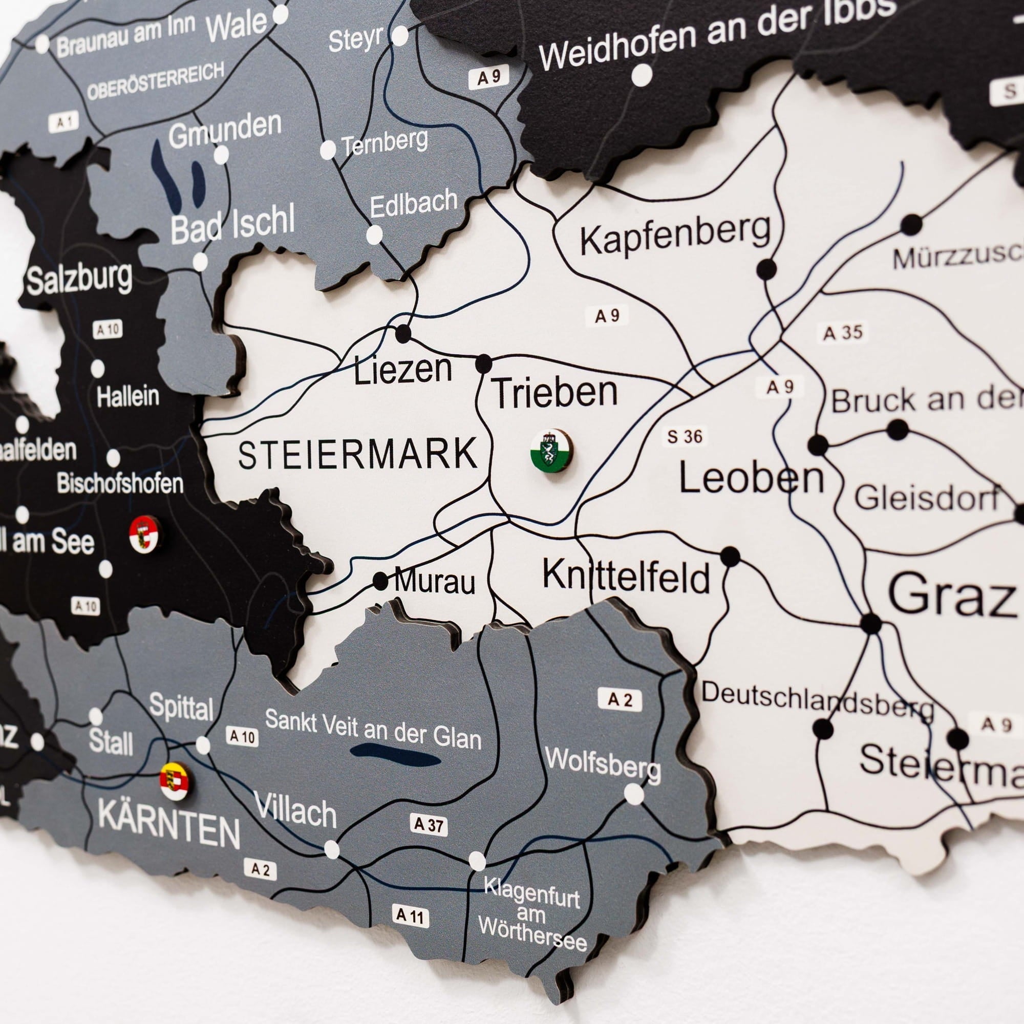 Map of Austria with highlighted regions and cities