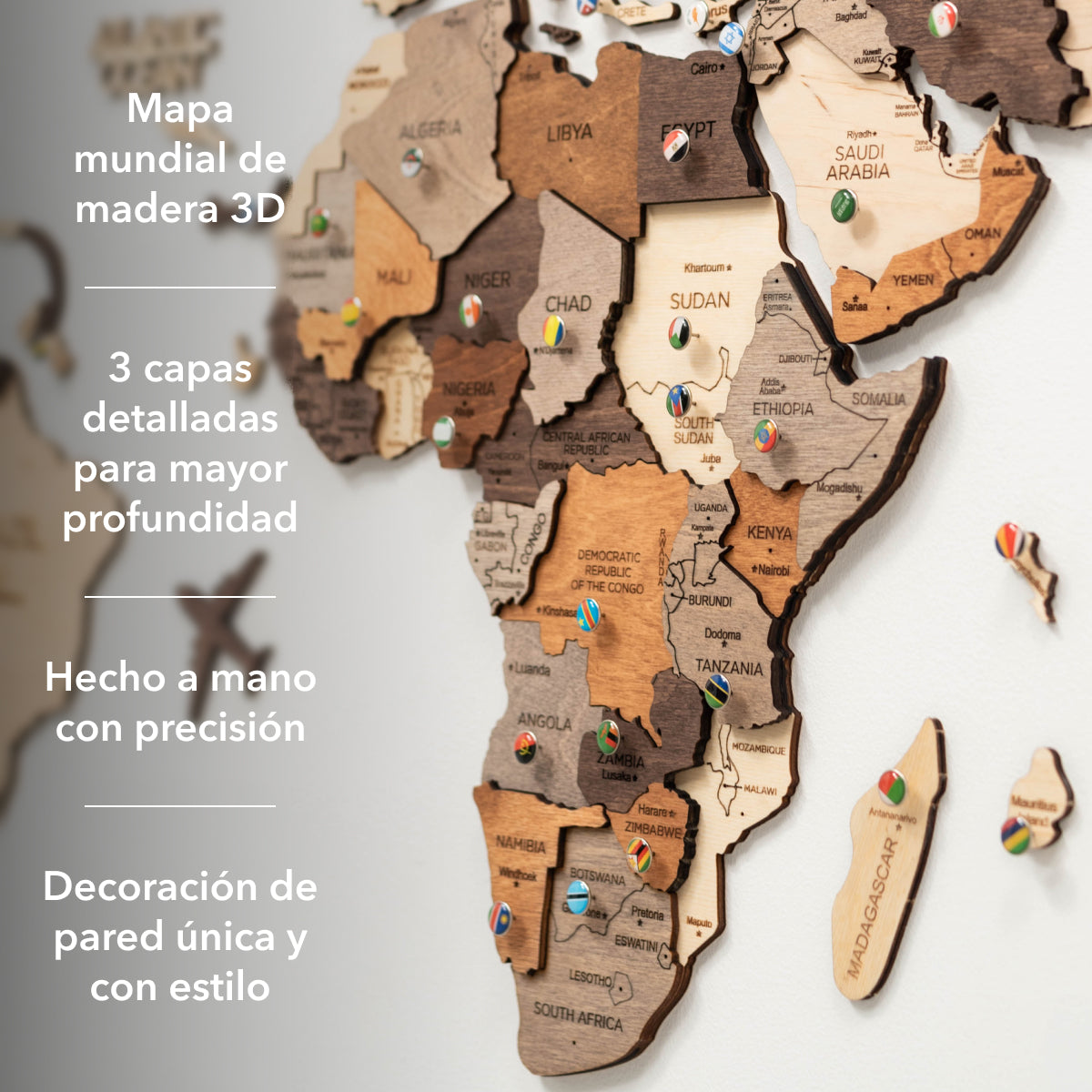 Mappa del mondo 3D in legno multicolore da parete