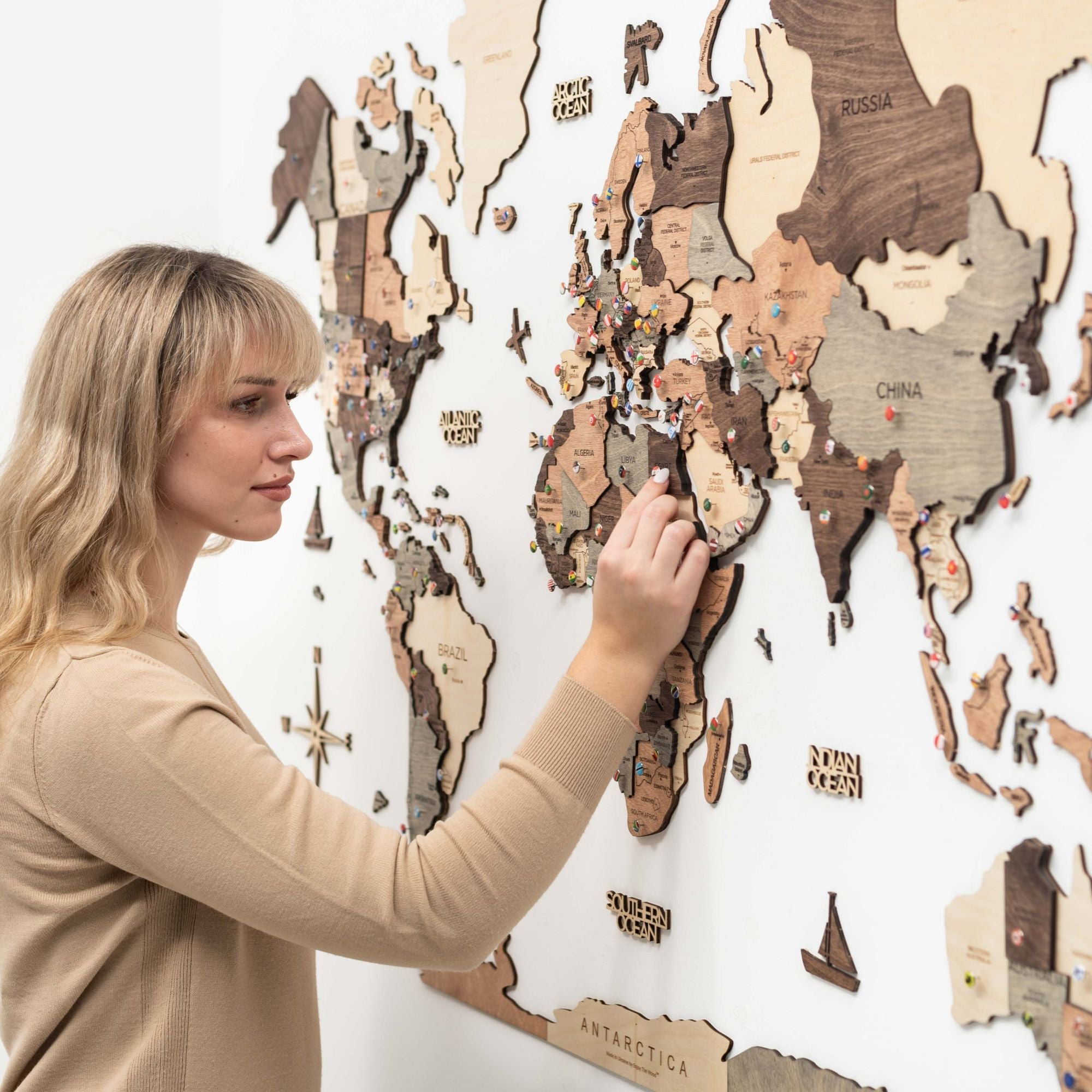 Mappa del Mondo 3D in Legno Smokey