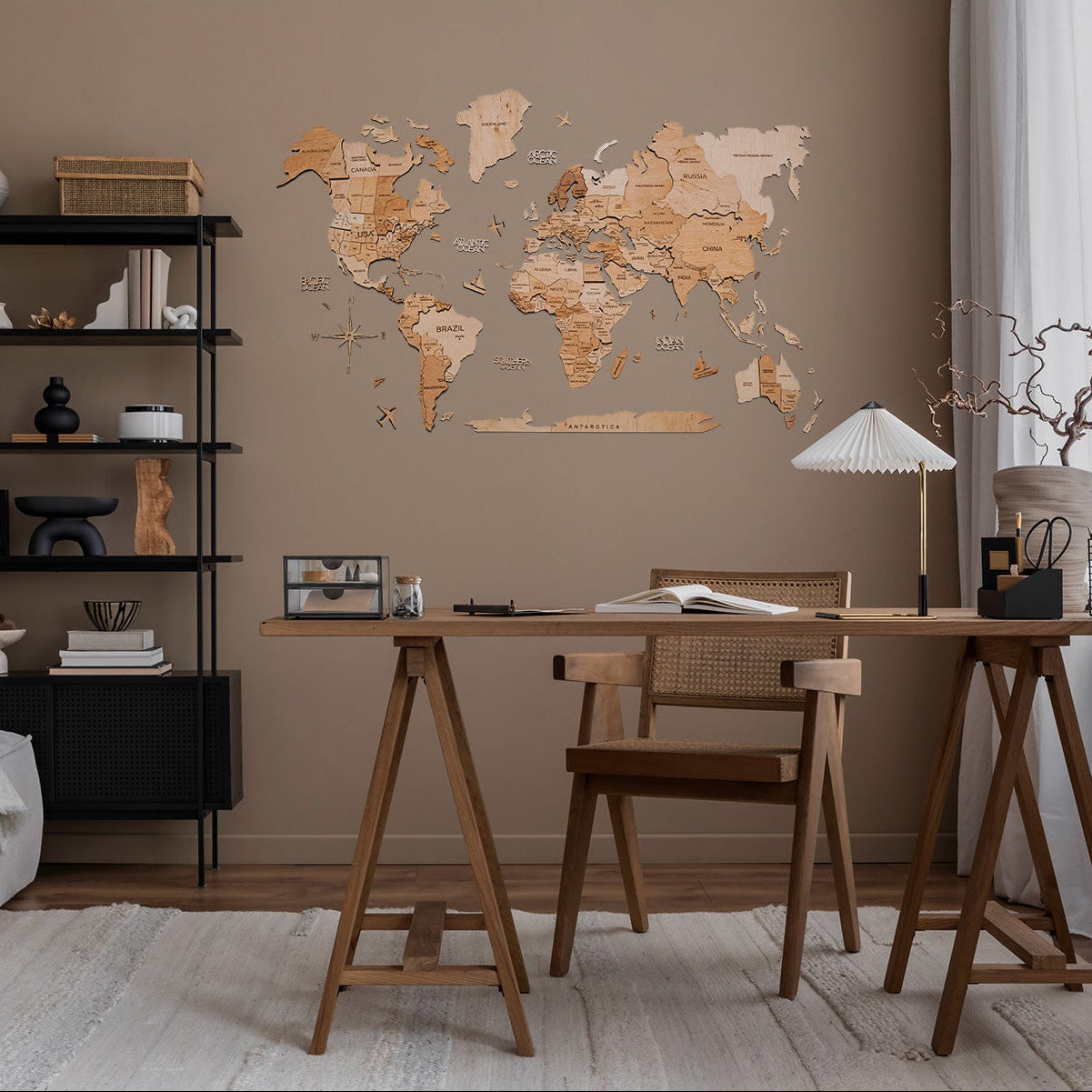 Mappa del mondo 3D in legno chiaro