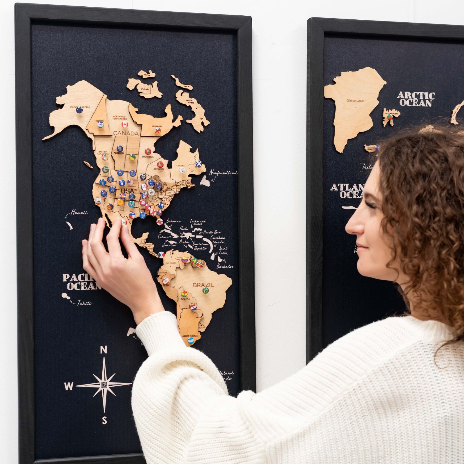 Mappa del Mondo 3D in Legno Chiaro – Trittico da Parete