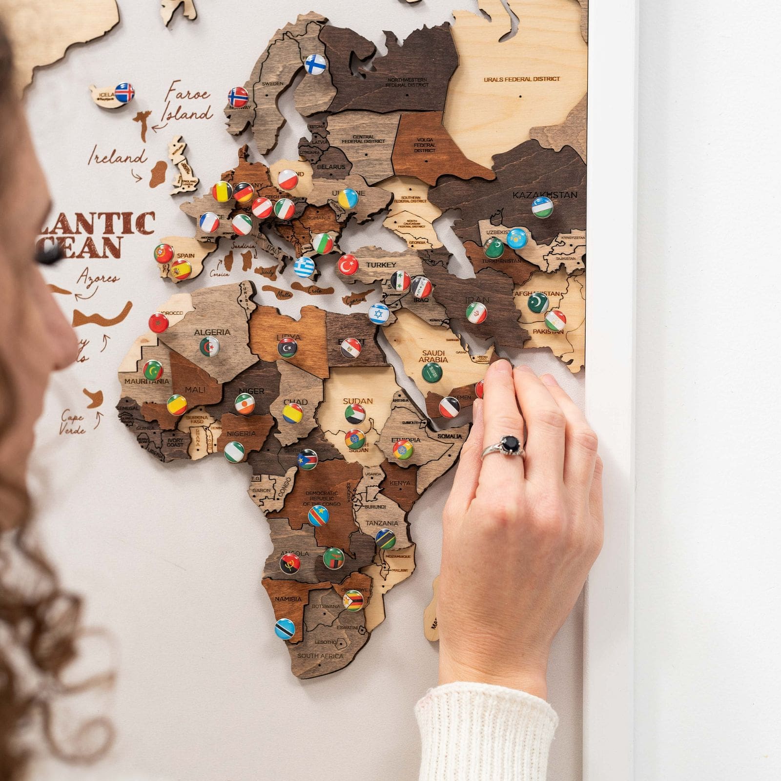 Mappa del Mondo 3D in Legno Multicolore – Trittico da Parete