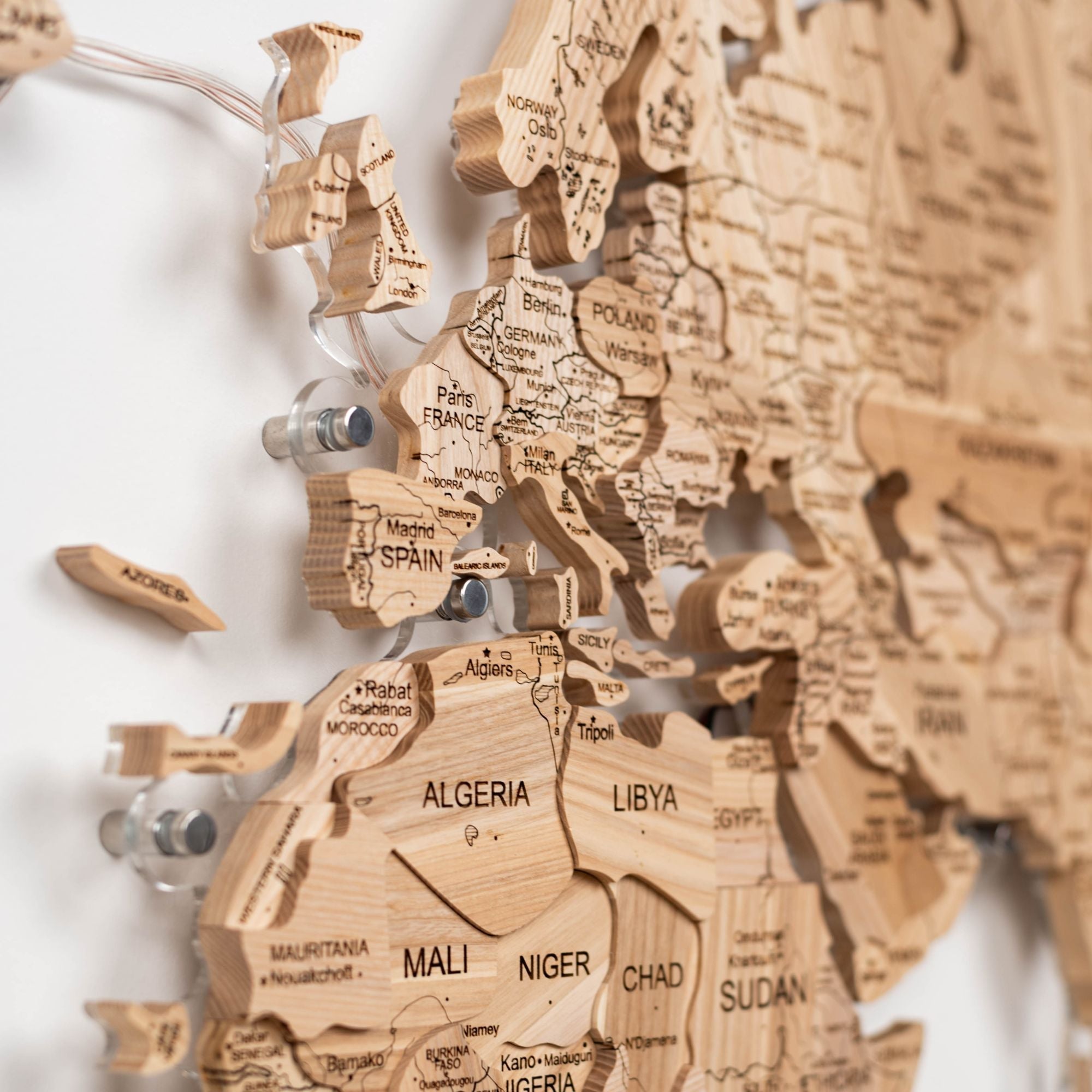 Mappa del Mondo 3D in Legno Massello – Frassino