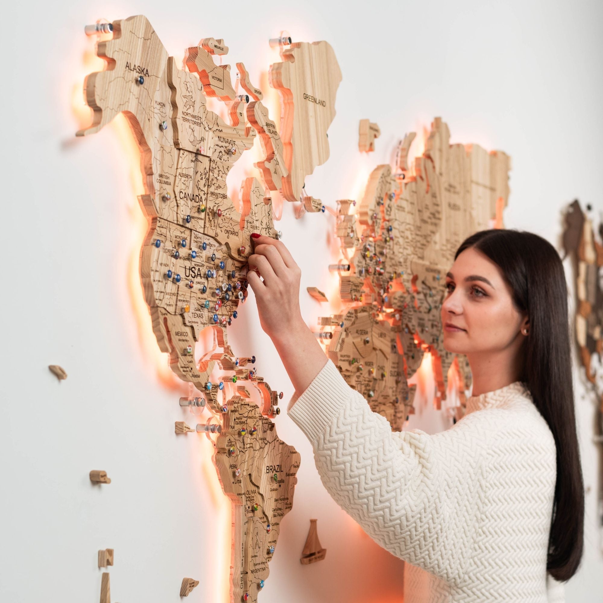 Mappa del Mondo 3D in Legno Massello – Frassino