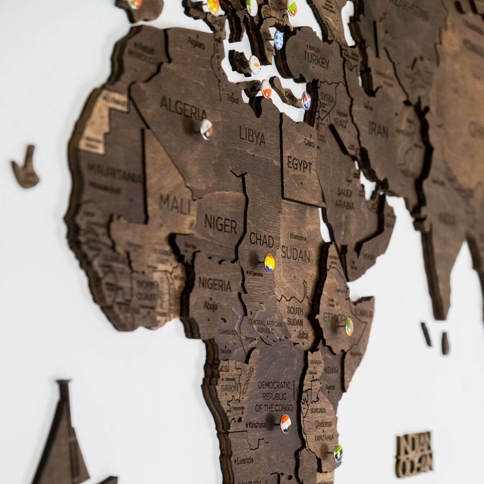 Mappa del Mondo 3D in Legno Noce Scuro
