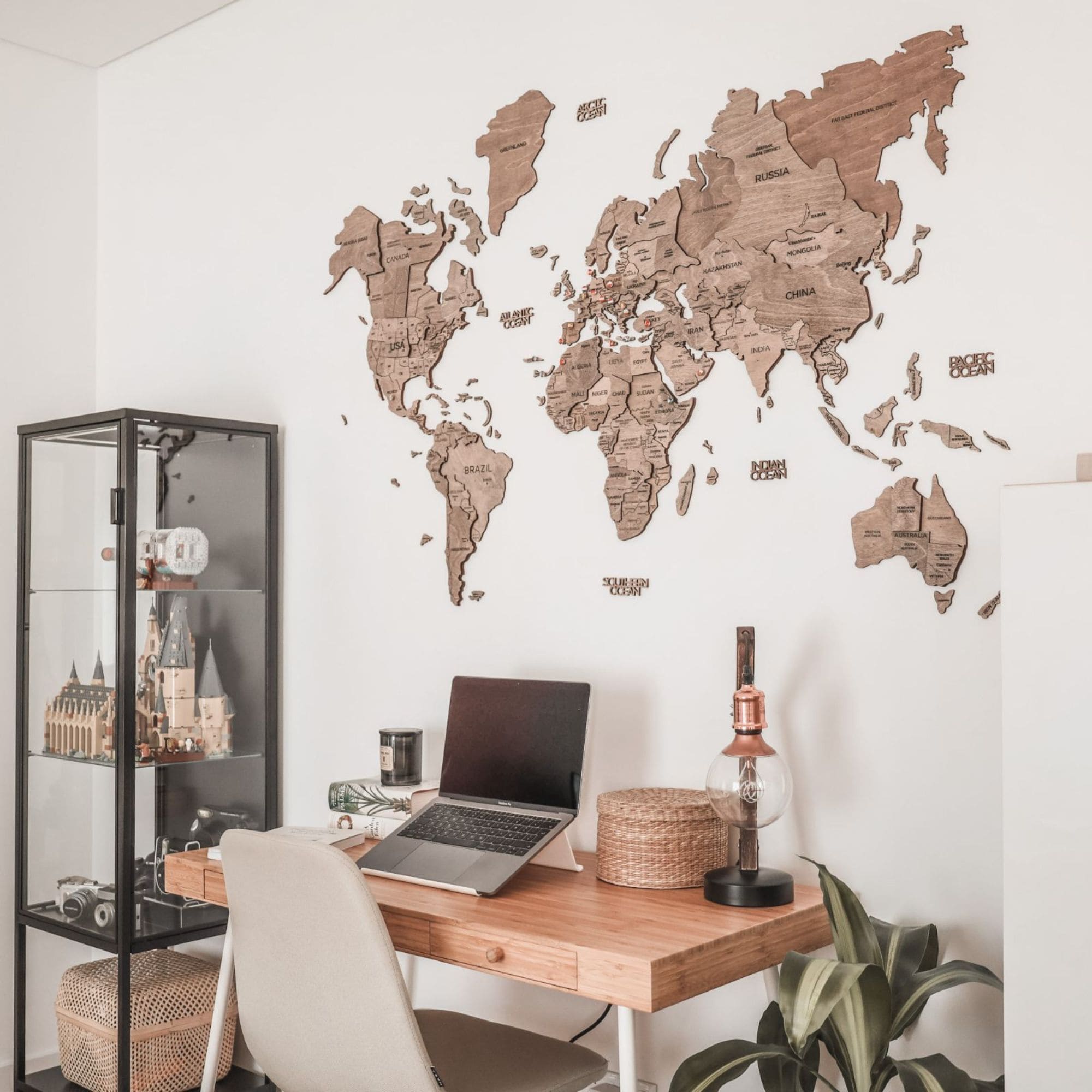 Mappa del mondo in legno sostenibile colore Terra