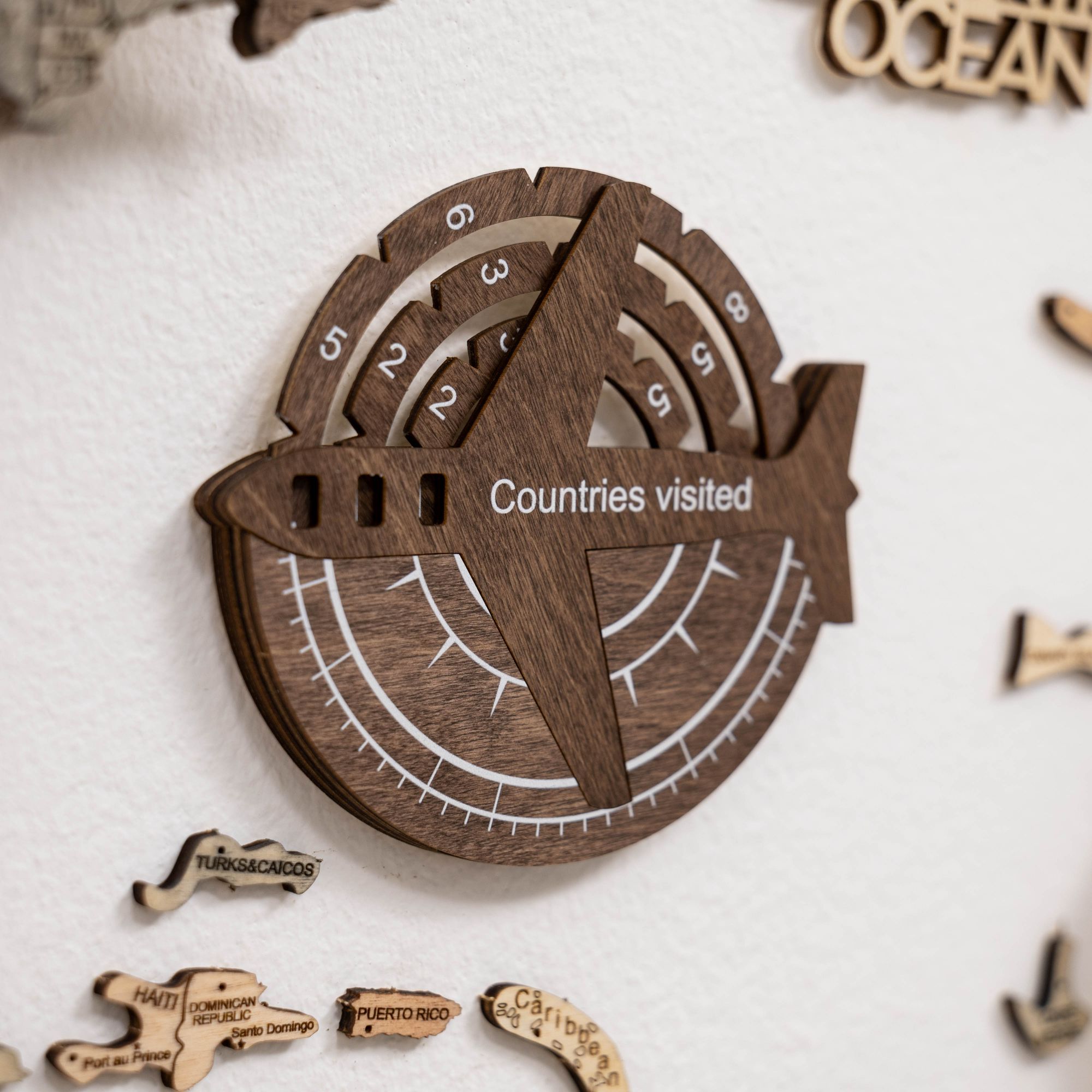 Mappa del Mondo in Legno 3D Noce Scuro – Travel Tracker