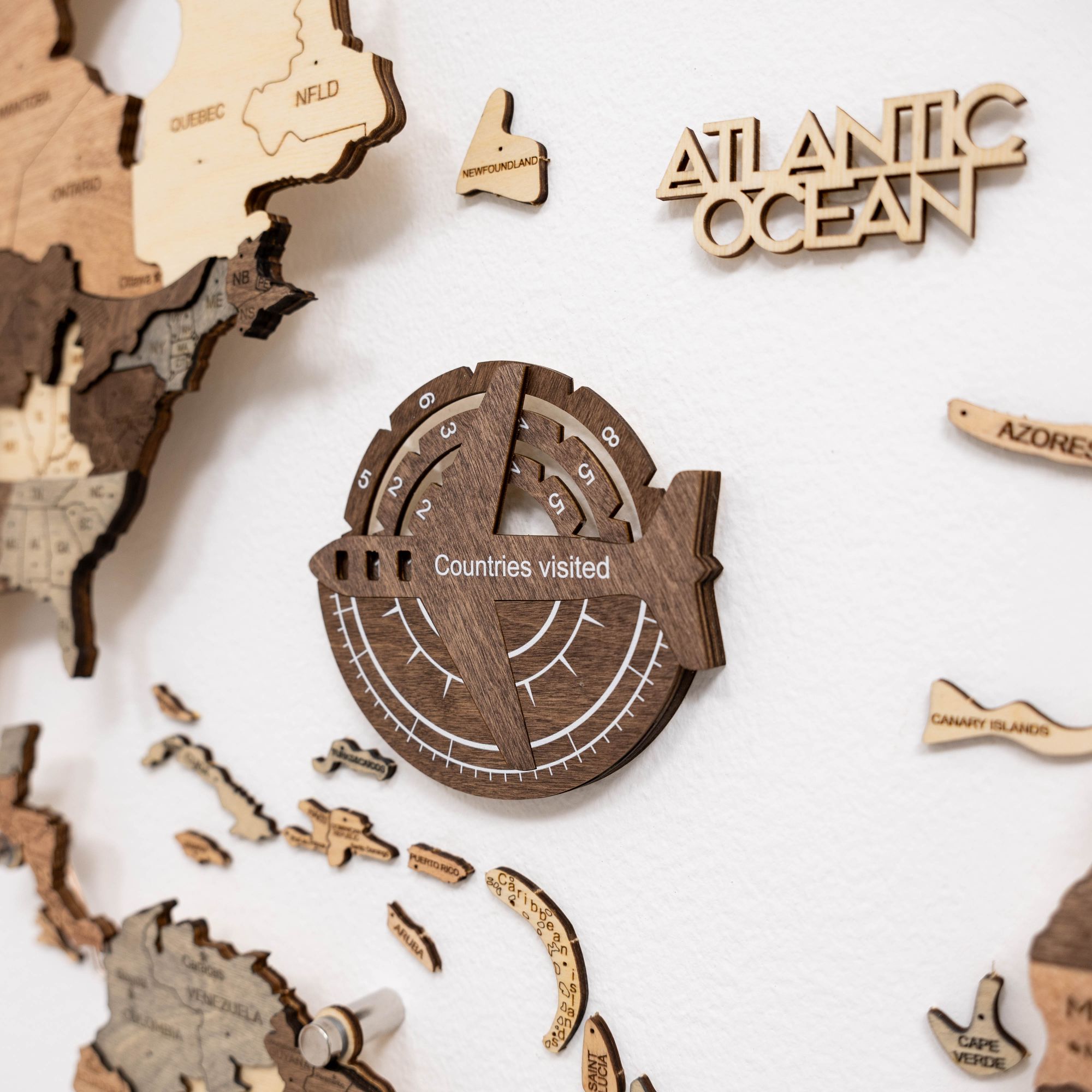 Mappa del Mondo in Legno 3D Noce Scuro – Travel Tracker