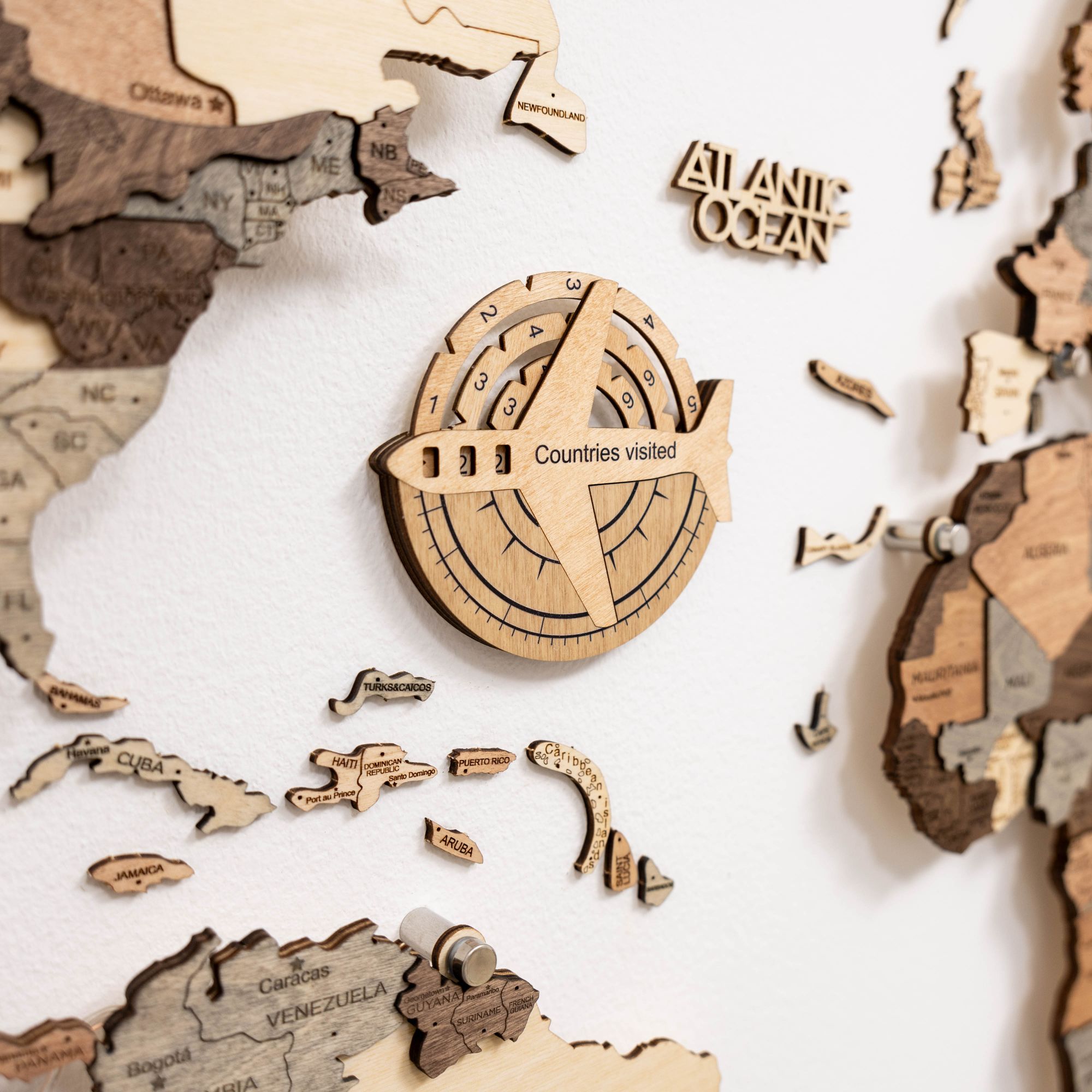 Mappa del Mondo in Legno 3D – Travel Tracker Gold