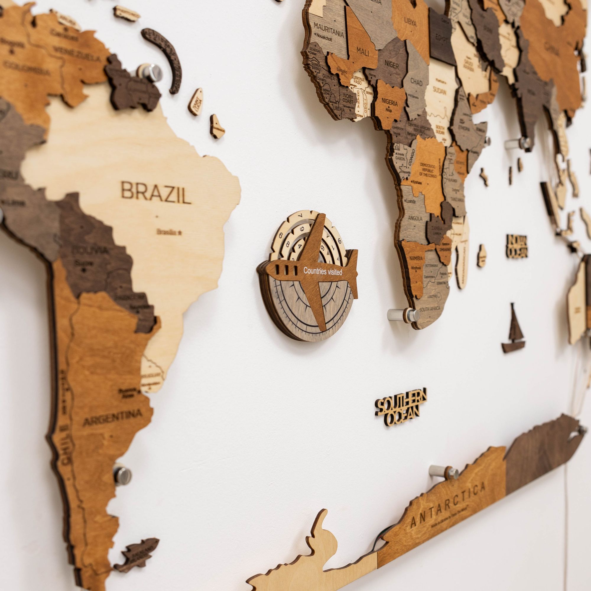 Mappa del Mondo in Legno 3D – Travel Tracker Rovere